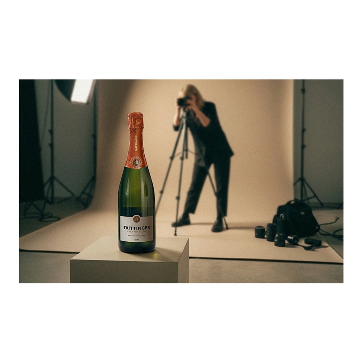 CHAMPAGNE TAITTINGER LES FOLIES DE LA MARQUETTERIE — 750 ml CHAMPAGNE TAITTINGER LES FOLIES DE LA MARQUETTERIE — 750 ml
